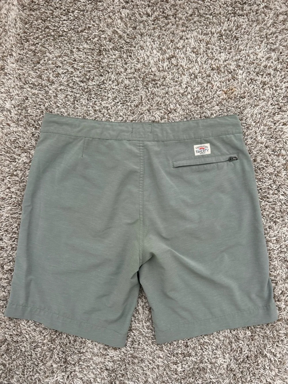 Faherty All Day Shorts Mens 33 Sage Green Gorpcore 9” Stretch Hybrid Golf